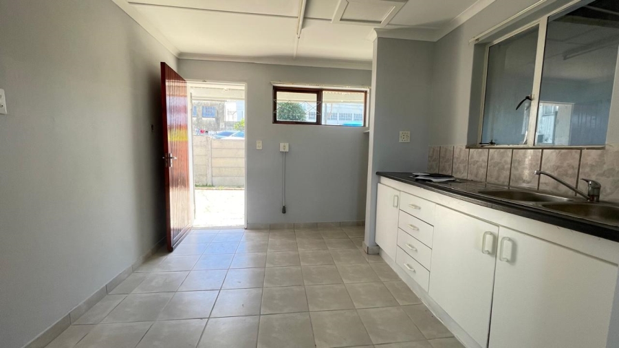 2 Bedroom Property for Sale in Cambridge Eastern Cape